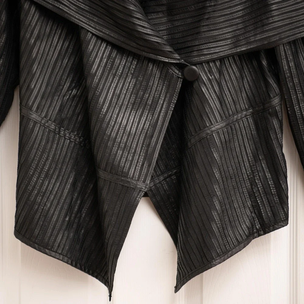 Red Saks Fifth Avenue sophisticated black